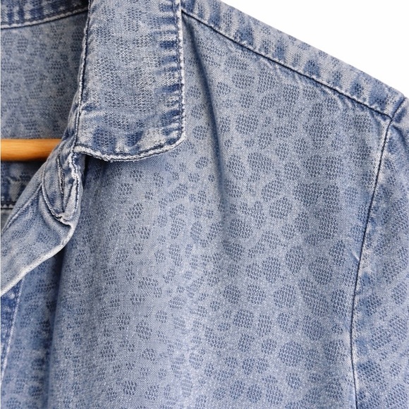Bella Dahl Blue Leopard Tencel Hi-Low Button Down Shirt Size L - Picture 4 of 5